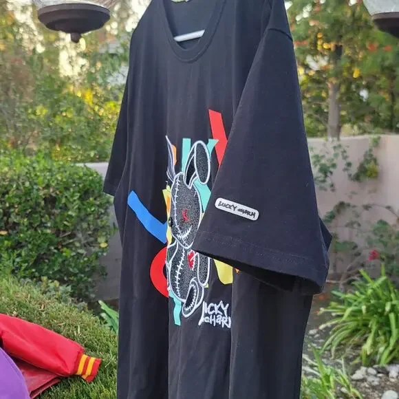 Lucky Charm Embroidered T-shirt - Picture 5 of 8